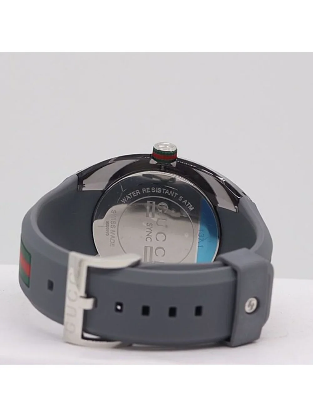 Gucci 137.1 Silver Dial Date Watch